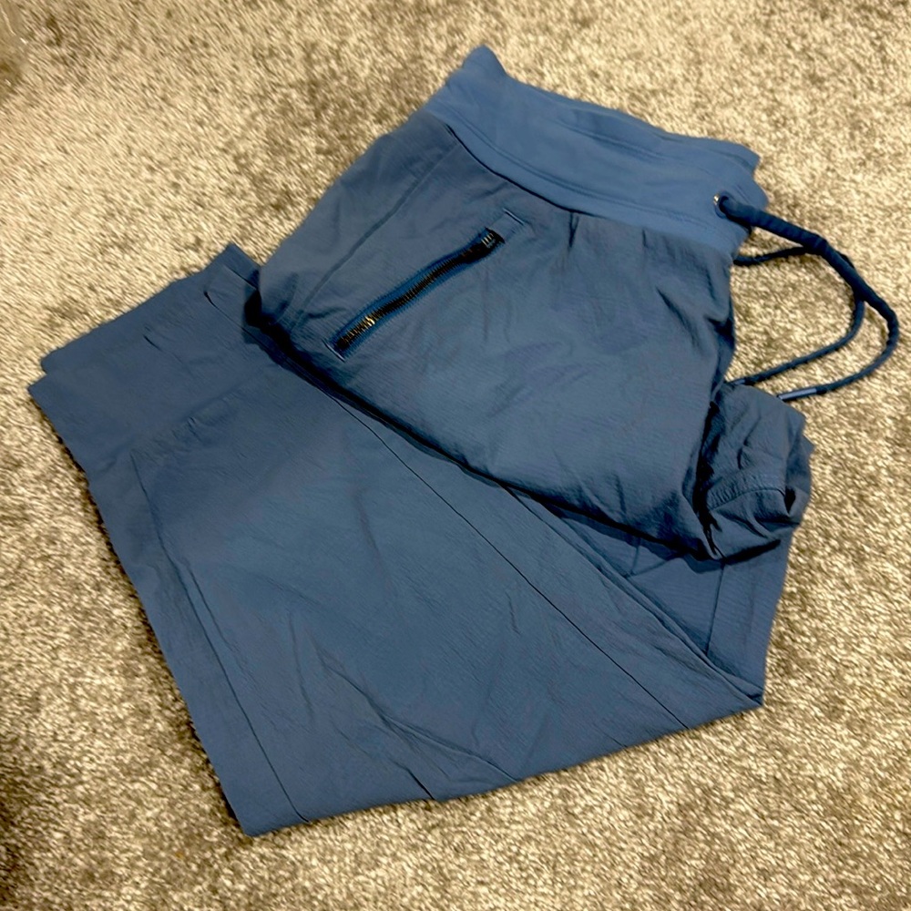 ATHLETA Trekkie North Joggers size 10